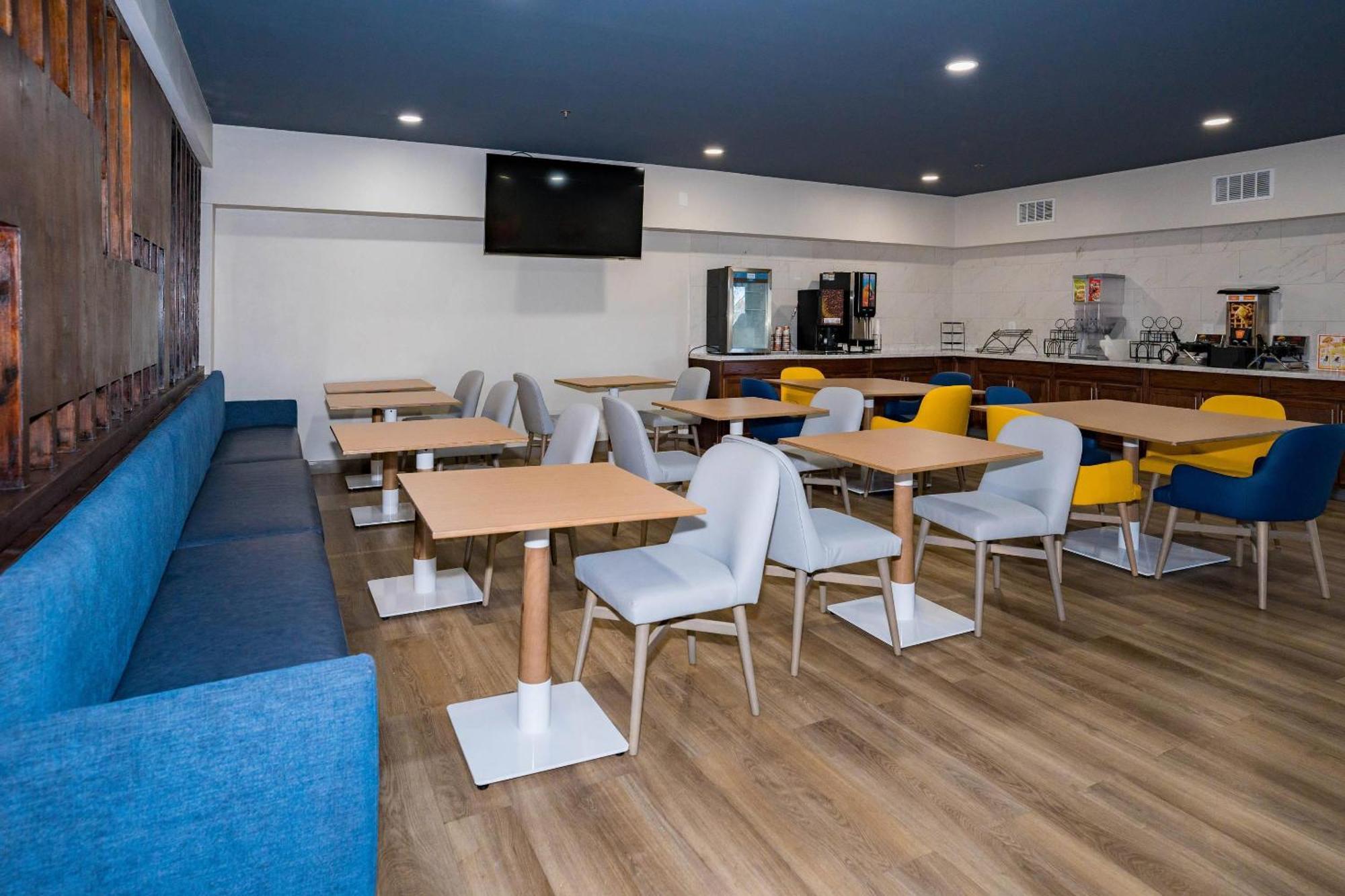 Comfort Inn & Suites River City Decatur Esterno foto